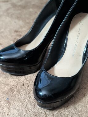 LC Lauren Conrad Black Patent Platform Pumps